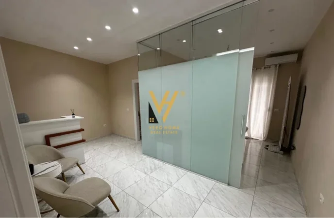 Tirane, jepet me qera ambjent biznesi Kati 6, 70 m² 670 € (KOMUNA E PARISIT)