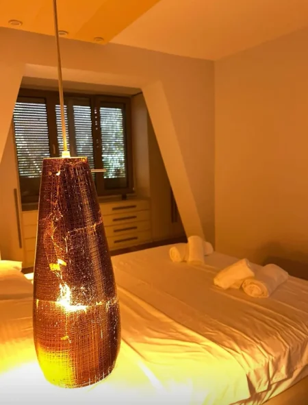 Tirane, jepet me qera apartament 2+1 Kati 1, 96 m² 1.000 € (qender)