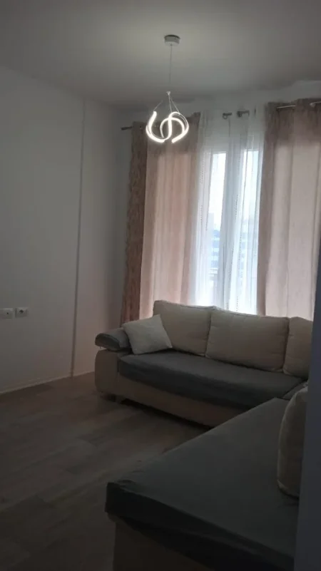 🏡 Jepet me Qera Apartament 1+1, Mobilim i ri , Univers City , Qtu  - 350 Euro