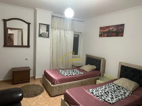 Tirane, jepet me qera apartament 2+1 Kati 3, 115 m² 700 € (ZOGU I ZI)
