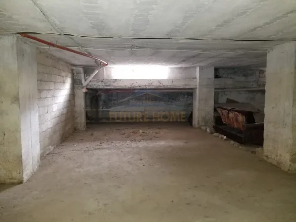 Pogradec, shitet garazh | post parkimi Kati 0, 23 m² (Rruga Sul Starovari ,Pogradec)