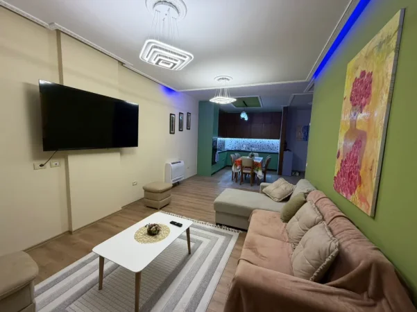 Tirane, jepet me qera apartament 2+1+Ballkon Kati 2, 1.200 €