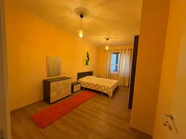 Tirane, jepet me qera apartament 2+1+Ballkon Kati 2, 1.200 €