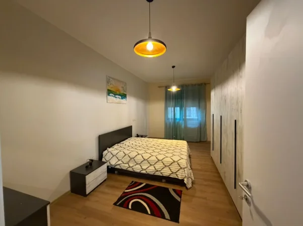 Tirane, jepet me qera apartament 2+1+Ballkon Kati 2, 1.200 €