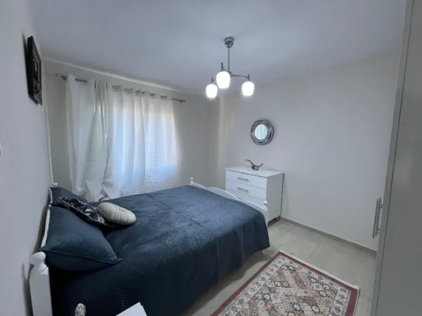 Tirane, jepet me qera apartament 2+1+Ballkon Kati 5, 80 m² 600 € (Rruga Fortuzi)