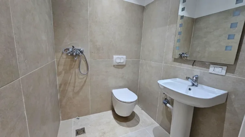 Tirane, jepet me qera ambjent biznesi Kati 1, 150 m² 2.500 € (Kika 2)