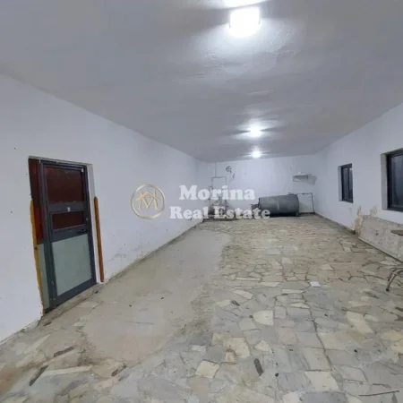 Tirane, jepet me qera ambjent biznesi Kati 0, 70 m² 300 € (Shkolla e Bashkuar)