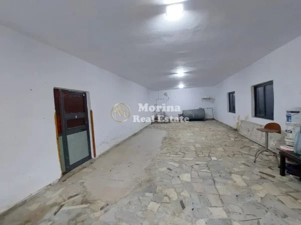 Tirane, jepet me qera ambjent biznesi Kati 0, 70 m² 300 € (Shkolla e Bashkuar)