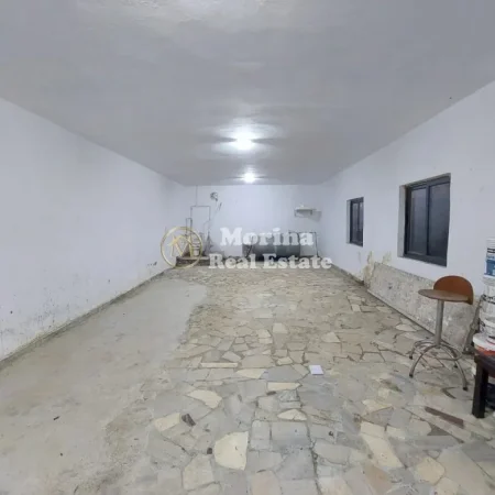 Tirane, jepet me qera ambjent biznesi Kati 0, 70 m² 300 € (Shkolla e Bashkuar)