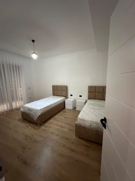 Tirane, jepet me qera apartament 2+1 Kati 5, 105 m² 600 € (Paskuqan)