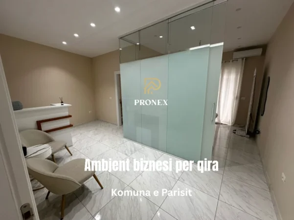 Tirane, jepet me qera ambjent biznesi Kati 6, 70 m² 650 € (Komuna e Parisit)