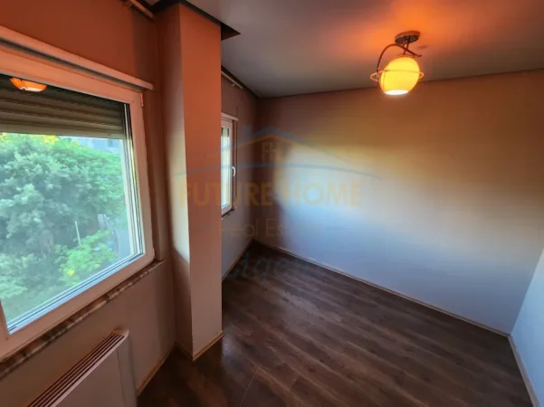 Tirane, jepet me qera apartament 2+1+Studio Kati 4, 163 m² 750 € (Kodra e Diellit)