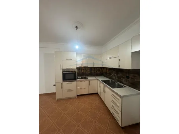 Tirane, shitet apartament 2+1 Kati 5, 92 m² 145.000 € (Misto Mame)