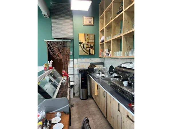 Tirane, shitet ambjent biznesi Kati 0, 76 m² 200.000 € (DON BOSKO)