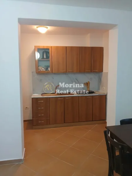 Tirane, jepet me qera apartament 1+1 Kati 1, 80 m² 520 € (Ali Demi)