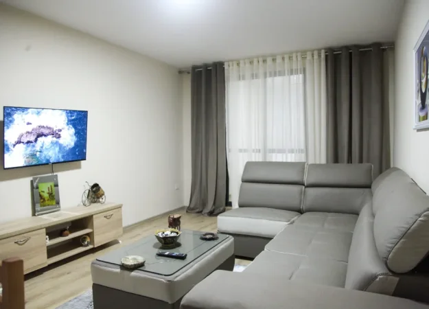 Tirane, jepet me qera apartament 2+1 , 78 m² 600 € (Rruga Jakov Xoxa)