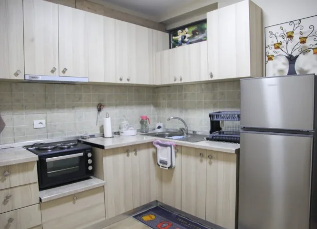 Tirane, jepet me qera apartament 2+1 , 78 m² 600 € (Rruga Jakov Xoxa)