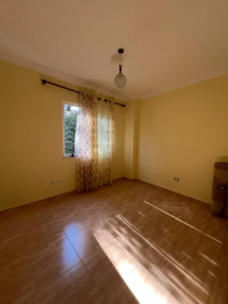 Tirane, shitet apartament 2+1 Kati 1, 91 m² 135.000 € (Fresku)