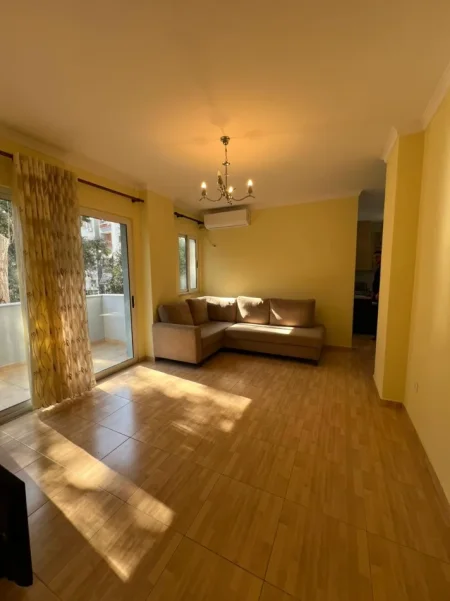Tirane, shitet apartament 2+1 Kati 1, 91 m² 135.000 € (Fresku)