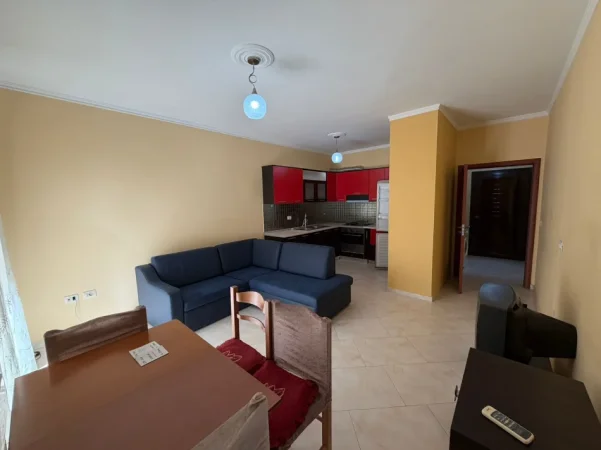 Tirane, jepet me qera apartament 1+1 Kati 1, 65 m² 350 € (Kthesa e Kamzes)