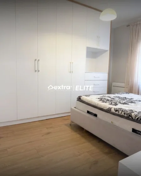 Tirane, jepet me qera apartament 2+1 Kati 5, 100 m² 650 € (Globe)