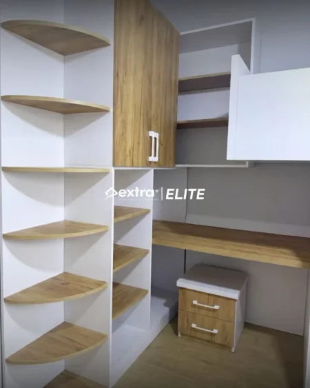 Tirane, jepet me qera apartament 2+1 Kati 5, 100 m² 650 € (Globe)