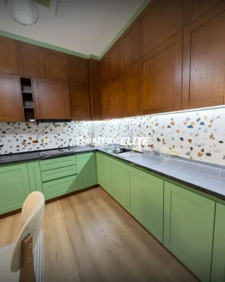 Tirane, jepet me qera apartament 2+1+Ballkon , 125 m² (Liqeni i Thatë)