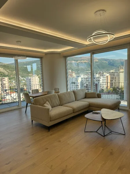 Vlore, shitet apartament 2+1 , 121 m² 280.000 € (Vlore)
