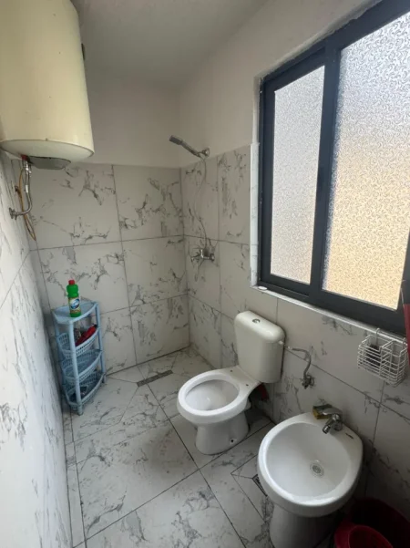Tirane, jepet me qera apartament 2+1 , 74 m² 550 € (Rruga Jakov Xoxa)