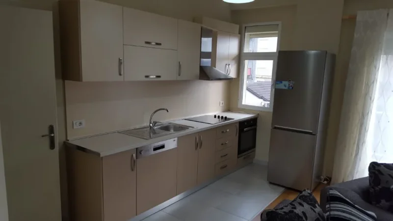 Tirane, jap me qera apartament 2+1 Kati 5, 85 m² 400 € (Mbi Furrë Buke Europa, Qesarak, Fresk, Tiranë.)