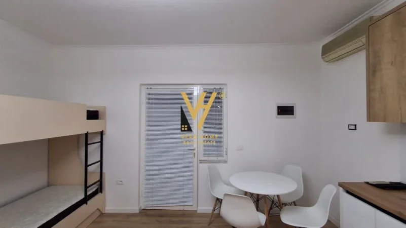 Tirane, jepet me qera garsonier Kati 0, 35 m² 520 € (QENDER)