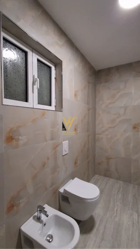 Tirane, jepet me qera garsonier Kati 0, 35 m² 520 € (QENDER)