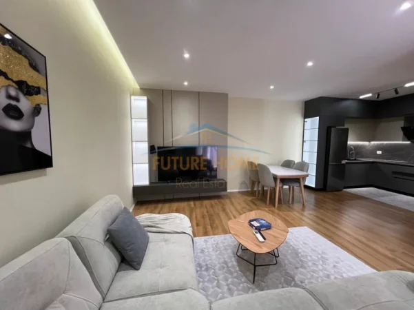 Tirane, shitet apartament 1+1 Kati 4, 80 m² 285.000 € (RRUGA E KAVAJES)