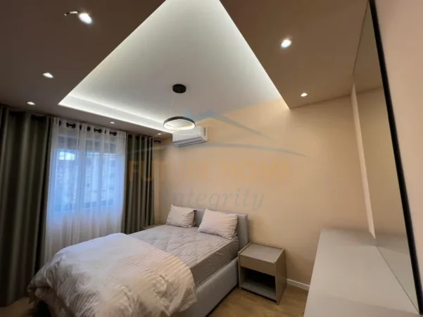 Tirane, shitet apartament 2+1+2+Post Parkimi,  Kati 3, 117 m² 370.000 € (Rruga e Durresit)