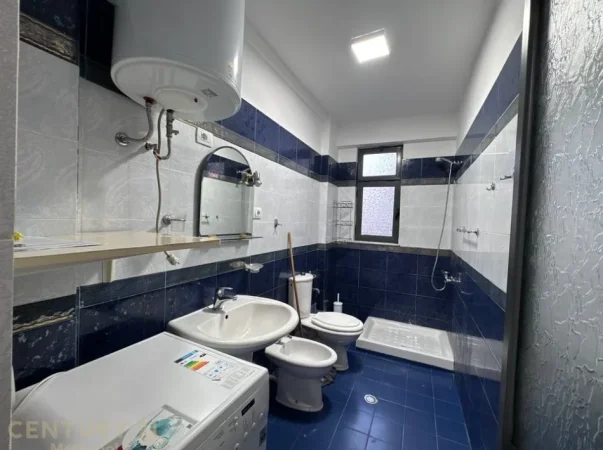 Tirane, jepet me qera apartament 2+1 Kati 3, 80 m² 600 € (Xhamia e Tabakeve)