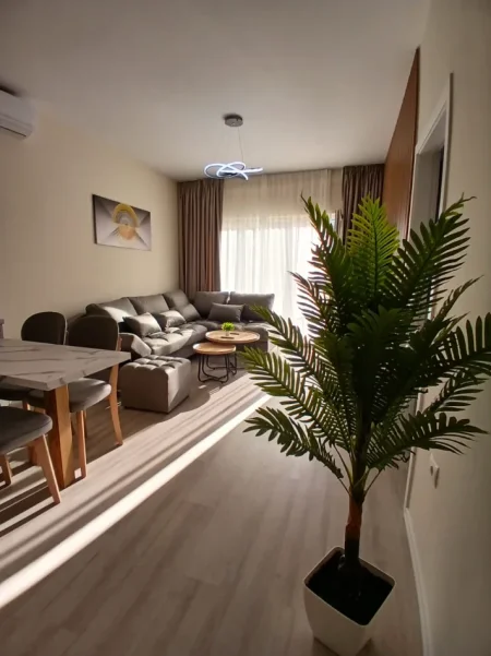 Tirane, jepet me qera apartament 2+1 Kati 4, 78 m², 800 € (Tek Zogu i Zi, Tiranë)