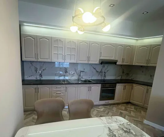 Tirane, shes apartament 2+1 Kati 7, 115 m² 340.000 € (9 Katëshet)