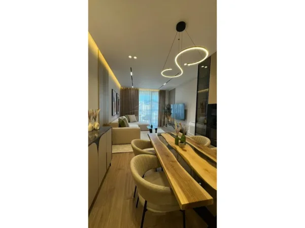 Tirane, jepet me qera apartament 2+1 Kati 5, 116 m² 1.750 € (Mine Peza)