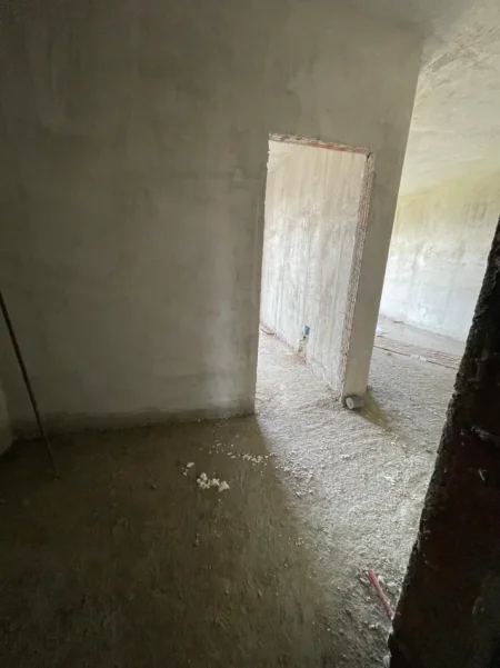 Tirane, shes apartament 2+1+Ballkon Kati 3, 103 m² 92.500 € (Rruga Lefter Talo)