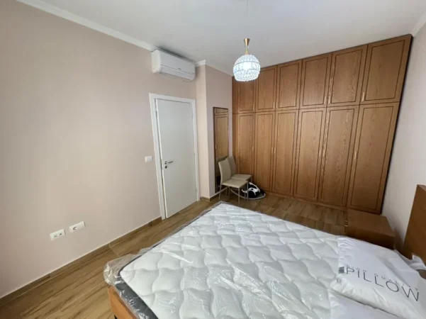 Tirane, jepet me qera apartament 1+1 Kati 4