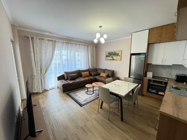 Tirane, jepet me qera apartament 1+1 Kati 4