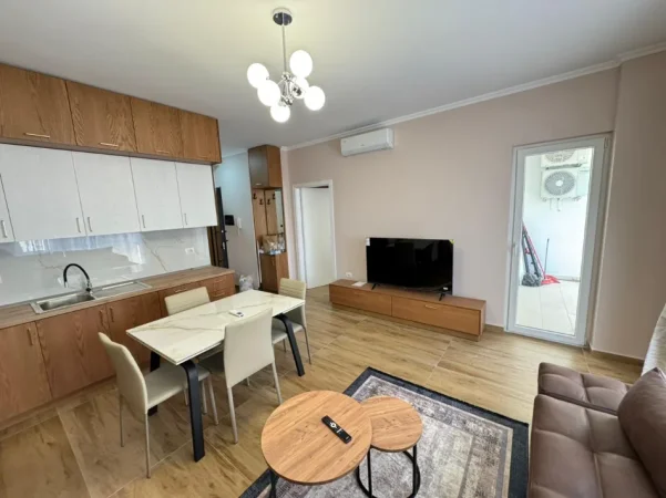 Tirane, jepet me qera apartament 1+1 Kati 4