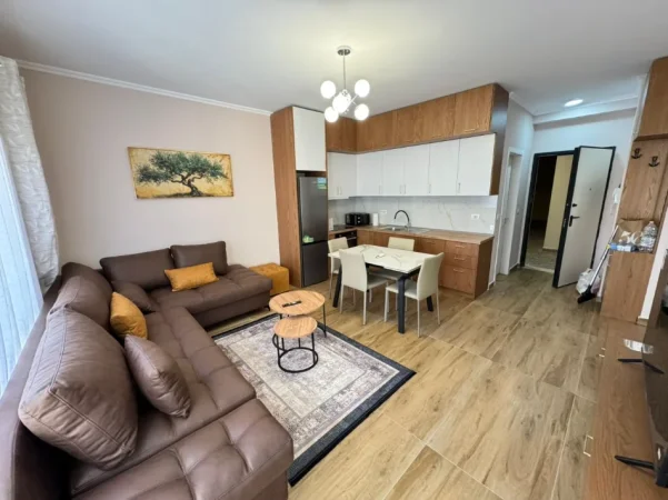 Tirane, jepet me qera apartament 1+1 Kati 4