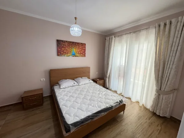 Tirane, jepet me qera apartament 1+1 Kati 4