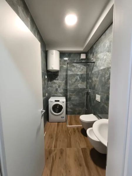 Tirane, jepet me qera apartament 1+1 Kati 4