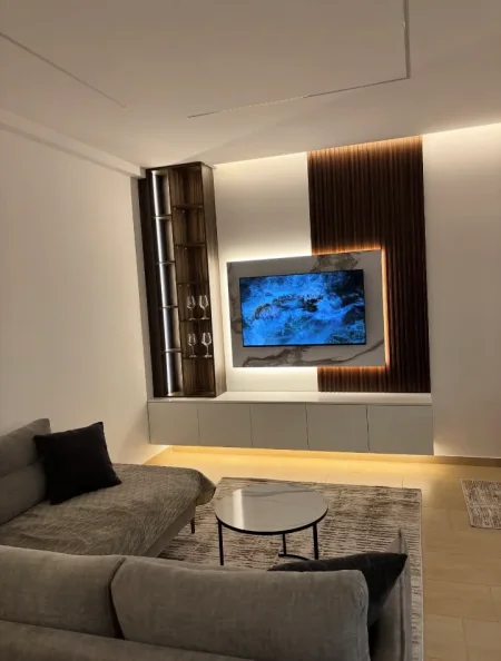 Tirane, jepet me qera apartament 1+1+Ballkon Kati 4, 73 m² 850 € 