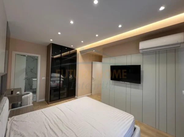 Tirane, shitet apartament 2+1+2+Post Parkimi, Kati 3, 117 m² 370.000 € (Rruga e Durrësit)