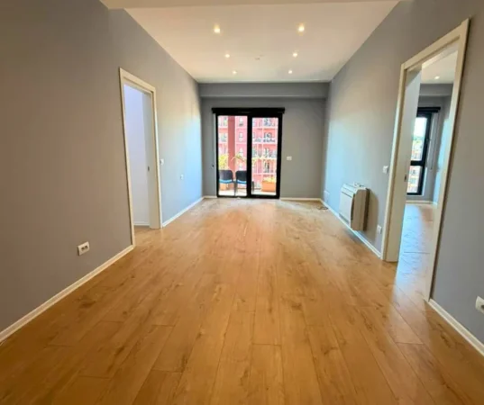 Tirane, jepet me qera zyre Kati 5, 110 m² 1.000 € (Garden Building)