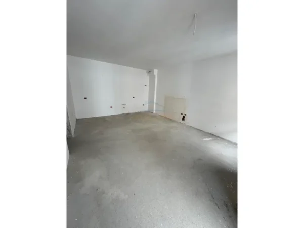 Tirane, shitet apartament 1+1 Kati 3, 75 m² 150.000 € 