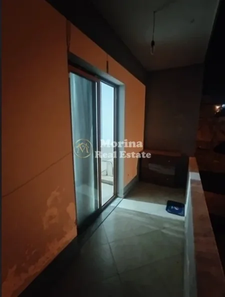 Tirane, jepet me qera apartament 1+1 Kati 1, 60 m² 250 € (Fresku)